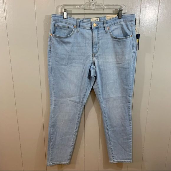Universal Thread Mid Rise Skinny Light Blue Plus Stretchy Jeans 16P 18T NEW - Picture 1 of 11